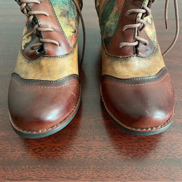 NWOT L’Artiste Charming Genuine Leather Floral Lace Heeled Booties Wearable Art - Picture 8 of 11